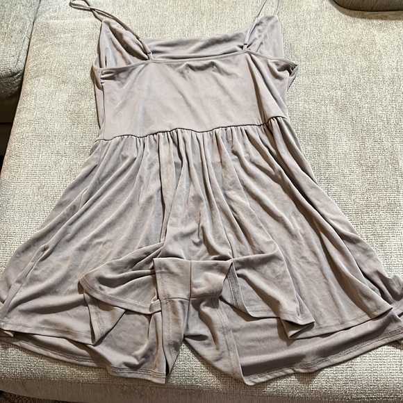 Urban Outfitters Romper - Picture 6 of 6